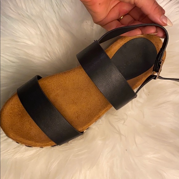 Brand New platform sandals - Picture 2 of 3